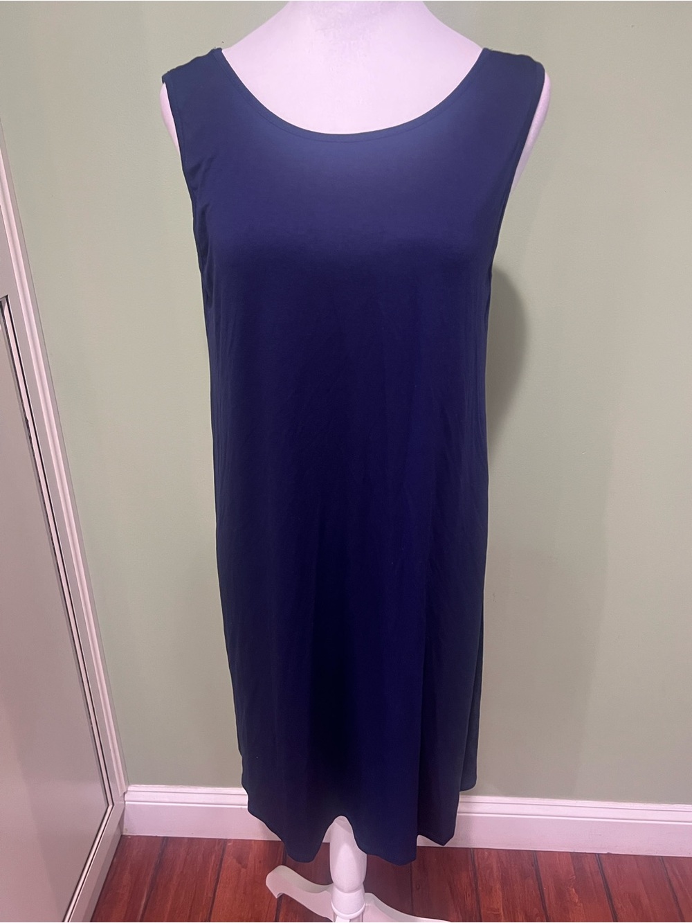 NWT Classic Navy Sleeveless Shift Dress